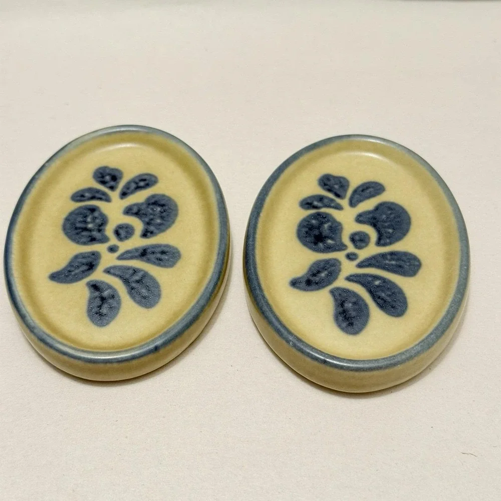 Pfaltzgraff Magnet Set Folk Art Blue Beige Oval Farmhouse Country Magnets VTG